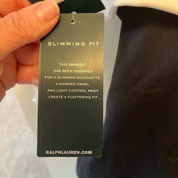 Lauren one piece synched waist slimming fit - Picture 6 of 8